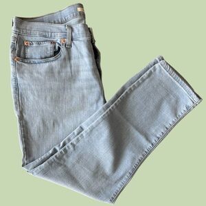 Brand New Levi’s Mid Rise Boyfriend Women's Light Wash Tapered Leg Jeans Size 32